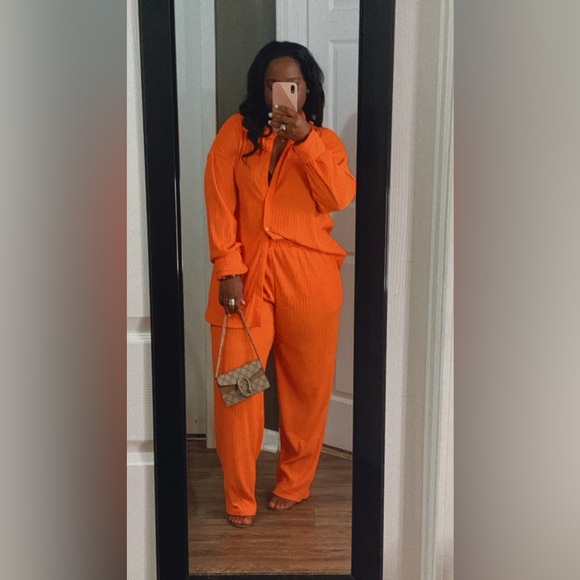 Orange XL set very comfortable. - Picture 3 of 4